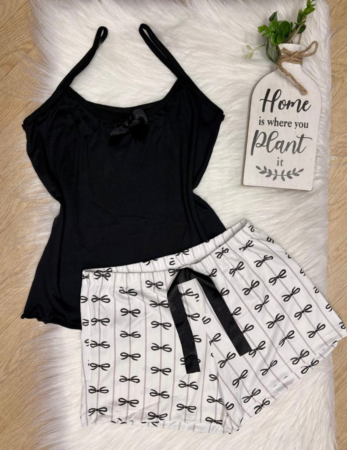 Black Bow & Ribbon